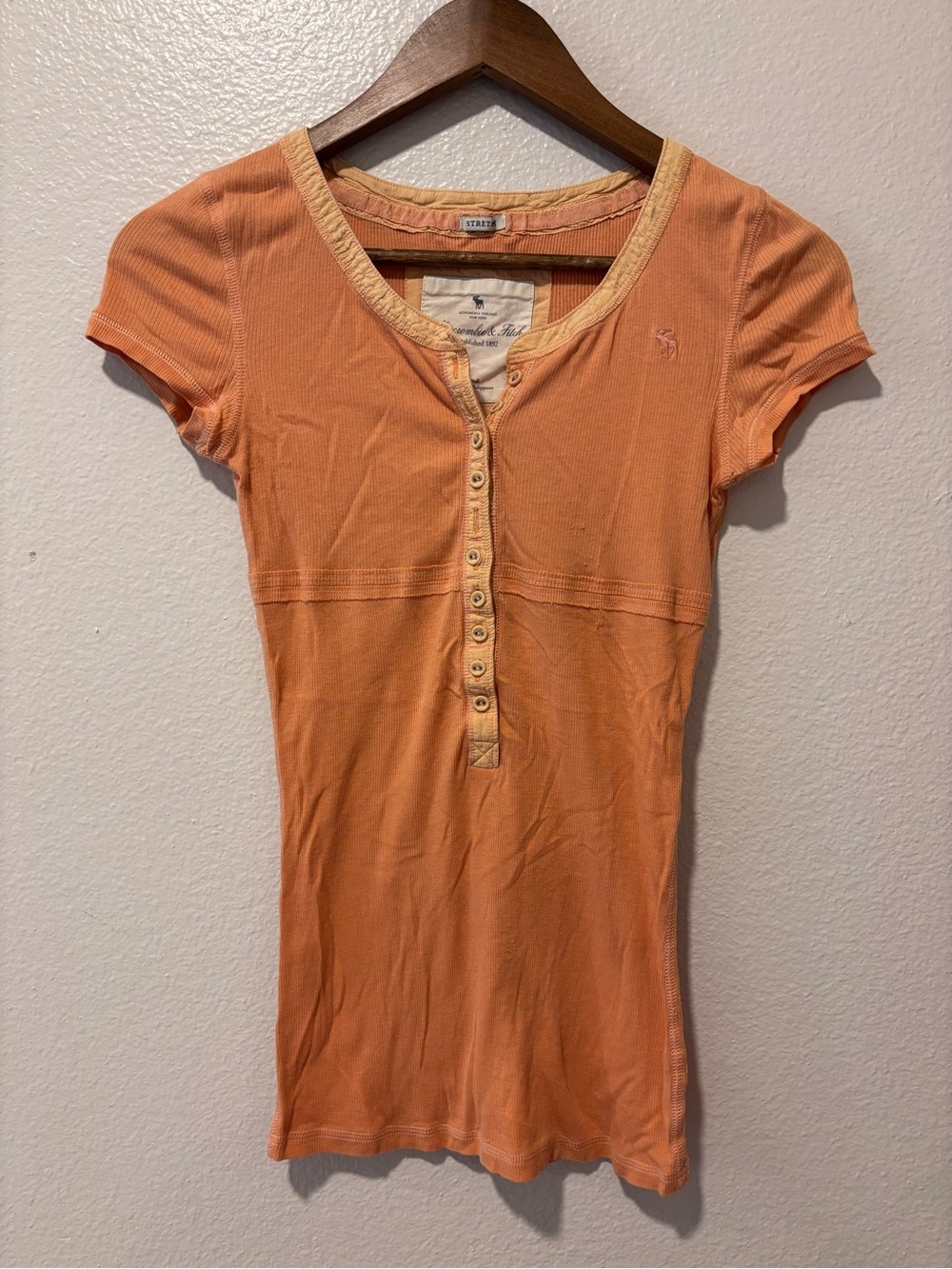 Vintage Y2K Abercrombie and fitch Orange Short-Sleeve Henley Top